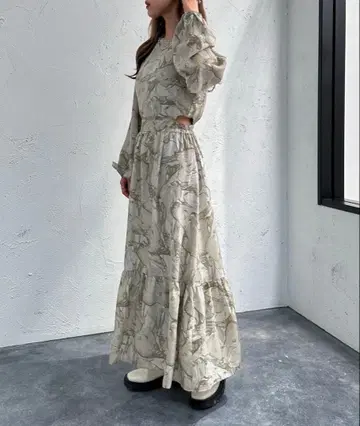 사이드 오픈 티어드 원피스 그레이