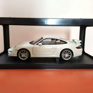 오토아트 1/18 PORSCHE 997 GT3