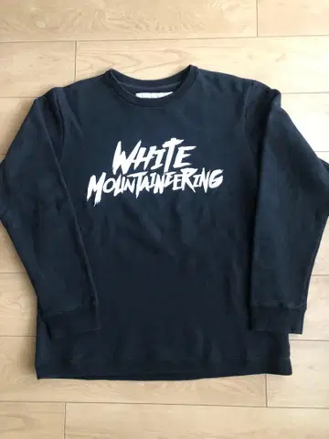 화이트 마운티니어링 트레이닝복 맨투맨 블랙