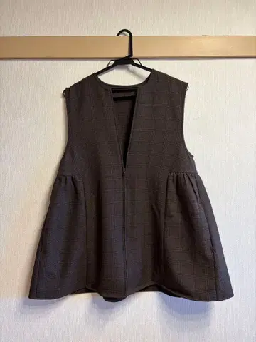 다크 브라운 슬리브리스 베스트