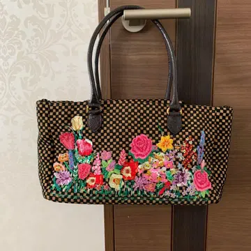 싱크비 꽃무늬 자수 체크 핸드백