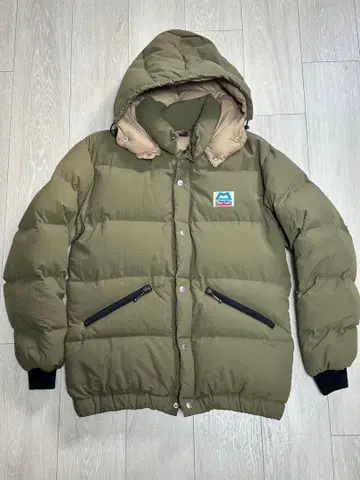 연말 가격 인하 Mountain Equipment 다운 마운틴 이큅먼트