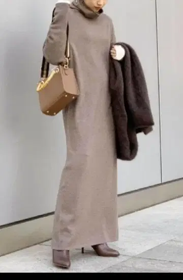 AP STUDIO 터틀넥 캐시미어 혼방 니트 원피스