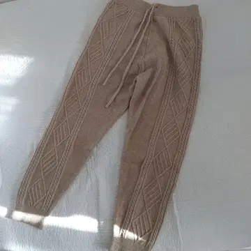 베이지 케이블 니트 캐주얼 팬츠