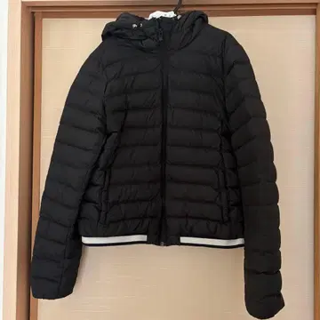 라코스테 후드 부착 다운 자켓 블랙 컬러