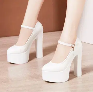 스트랩 포함 하이힐 화이트