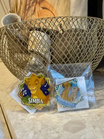 디즈니 디즈니 온 클래식 핀 배지 (심바, 심바 & 날라)