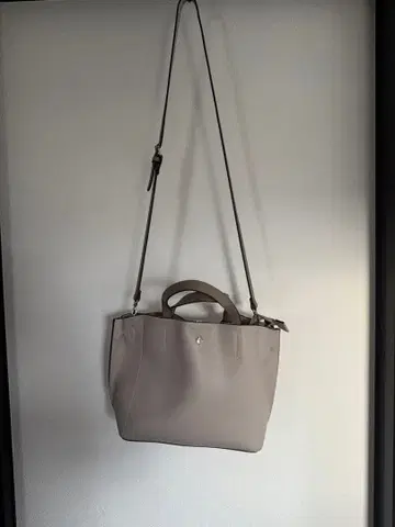 라이트 그레이 합성 피혁 2way 숄더백