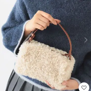 새상품급 BEAMS 숄더백 크림색