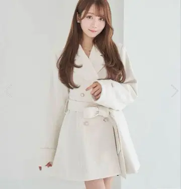 로제 뮤즈 tailored charm coat [white]