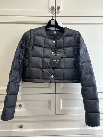 미사용 새상품 TAION EXTRA 블랙 숏 다운 S