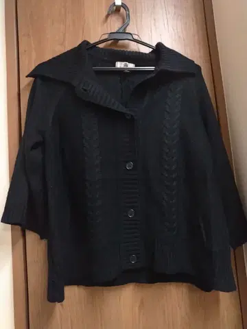 [ 새상품급 ] 여성용 JANE MORE 블랙 케이블 짜임 가디건