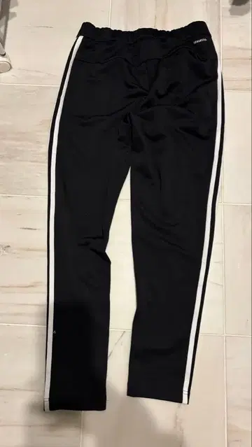 adidas 블랙 화이트 스트라이프 저지