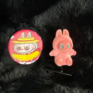 러브브 핑과 배지의 세트