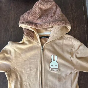CUNE 토끼 로고 집업 후드티 베이지