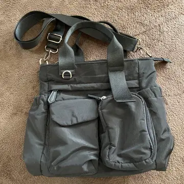 DISCOAT 유틸리티 퍼프 토트백 블랙