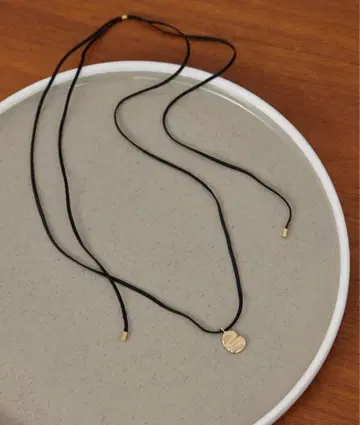 메탈 탑 코드 목걸이 초커 블랙 골드