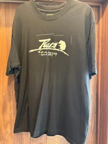 RATS 블랙 T셔츠 L 사이즈