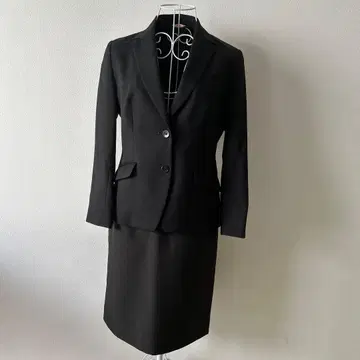 여성용 수트 9호, 11호 2점