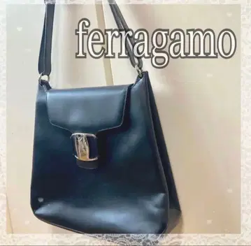 새상품급 페라가모 핸드백 Ferragamo 블랙 컬러