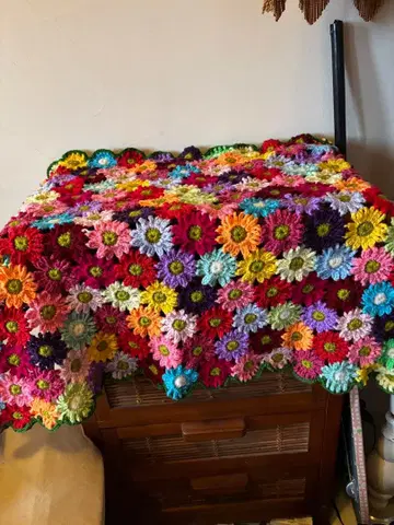 손뜨개질 컬러풀 꽃 담요