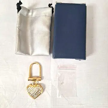 아비스테 골드 하트형 큐빅 키링 미사용