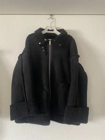 무스탕 코트 리버서블 쥬에티