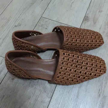 Mila Owen 메쉬 디자인 샌들 브라운