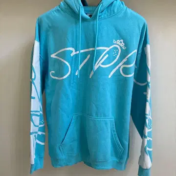 스토푸리 코론 군 스카이블루 후드 부착 맨투맨