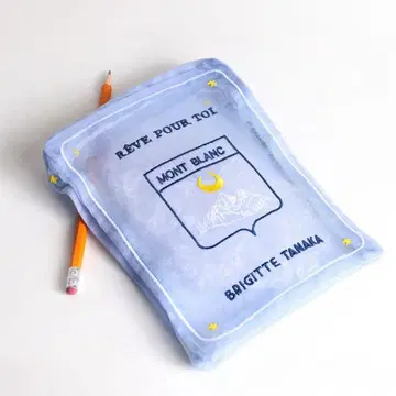 브리짓 타나카 파우치