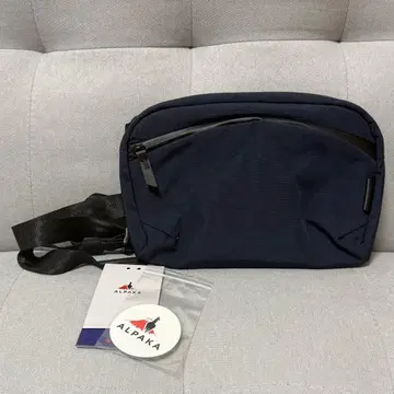 ALPAKA 알파카 플라이트 슬링 2L 새상품급