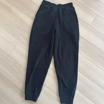 미라 오웬 니트 조거 팬츠 블랙