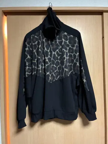 레오파드 무늬 하이넥 저지