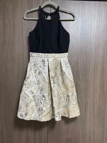 Jake's 하이넥 드레스 M 사이즈