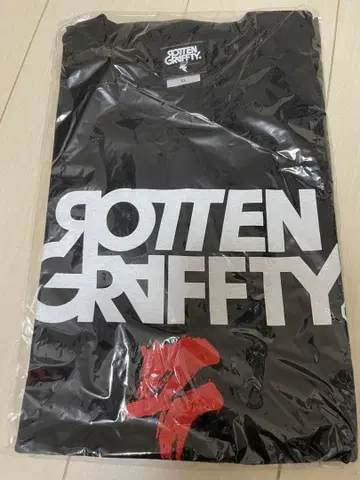 ROTTEN GRIFFTY 블랙 T셔츠