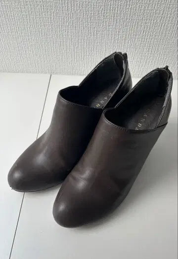 RANDA 다크 브라운 하이힐 앵클부츠
