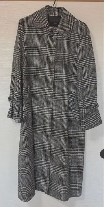 체크 무늬 롱 코트