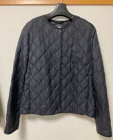 유니클로 WARM PADDED 울트라 라이트 다운 L 사이즈 블랙