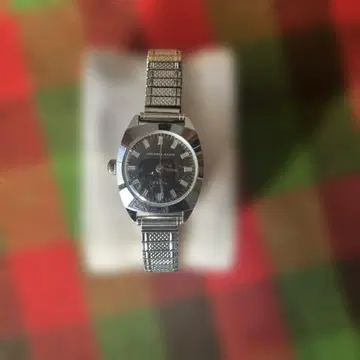 실버 스테인리스 스틸 메쉬 밴드 시계