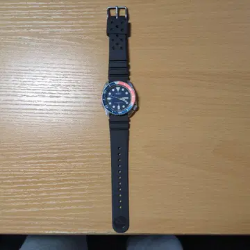 세이코 쿼츠 손목시계 방수 150m