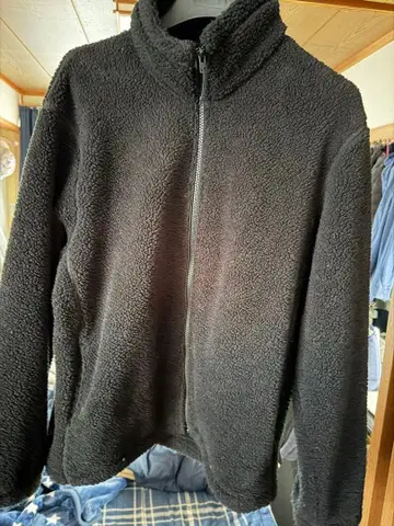 UNIQLO 블랙 플리스 자켓 폴리에스테르 100%