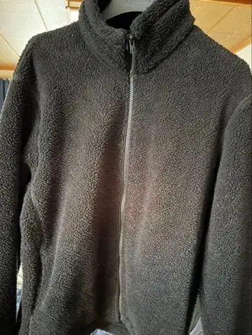 UNIQLO 블랙 플리스 자켓 폴리에스테르 100%
