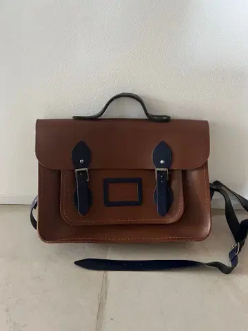 캠브리지 새첼 브라운 가죽 숄더백