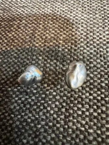 그레이 실버 담수 펄 바로크 귀걸이 (양쪽 귀용)