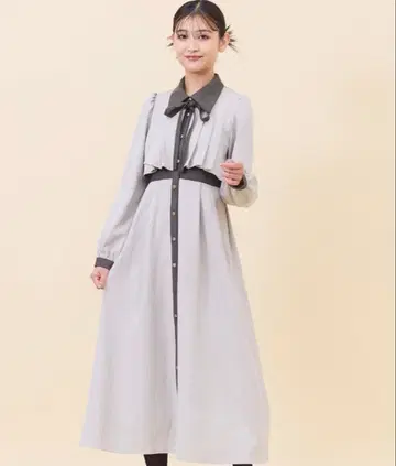 REDYAZEL 바이컬러 턱 플리츠 셔츠 원피스