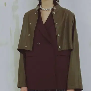 AMERI 라운드 쇼트 페이크 레더 재킷