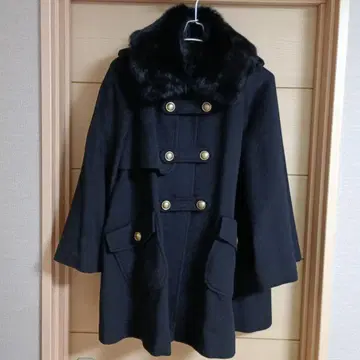 카라 부착 퍼 코트