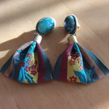 컬러풀 태슬 귀찌