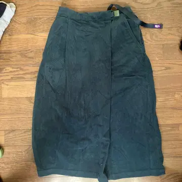 THE NORTH FACE PURPLE LABEL 다크 그린 스커트