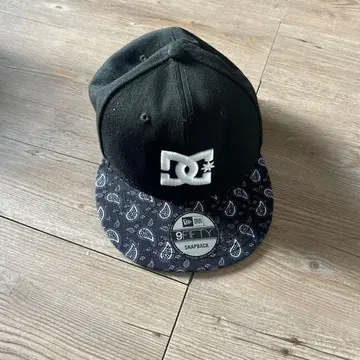 DC 9FIFTY 스냅백 캡